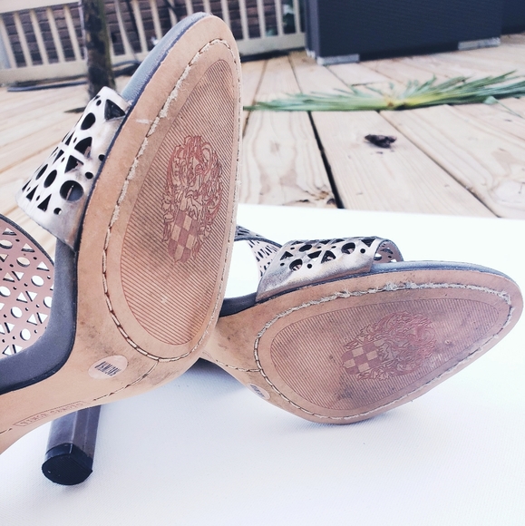 🎉HP🎉 Vince Camuto silver laser cut heels - Picture 9 of 9